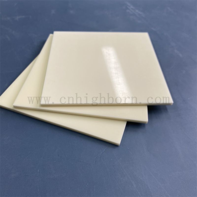 assiette en c&eacute;ramique