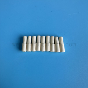Pièces de tige de céramique d'alumine à 99% de haute précision personnalisée 99% AL2O3