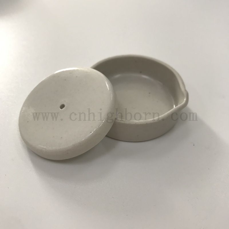 Couvercle de porcelaine de laboratoire pour fondre le creuset de la bonne performance de scellant couverture en céramique avec un trou