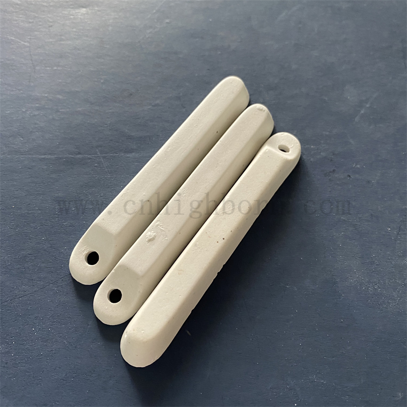 Laboratoire de résistance à haute température Crucible Crucible 77 88 mm en porcelaine