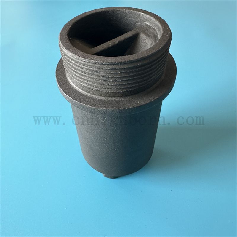 Le four utilise des buses de brûleur en céramique en carbure de silicium fritté réactif RSIC RSIC