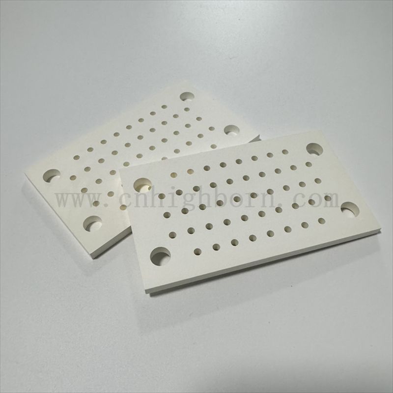 Stabilité thermique Conductance thermique Blore de nitrure de bore blanc cube planche BN Plaque BN avec trou