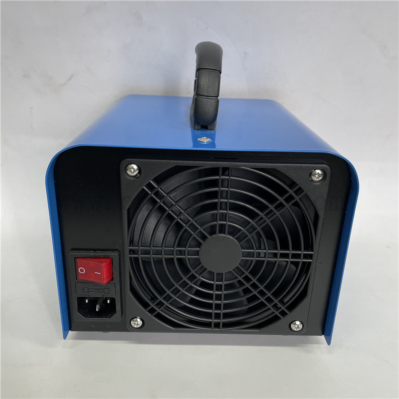 Machine de désinfection d'air de bureau Générateur d'ozone pour la voiture Home Car Formaldéhyde Ozonizer