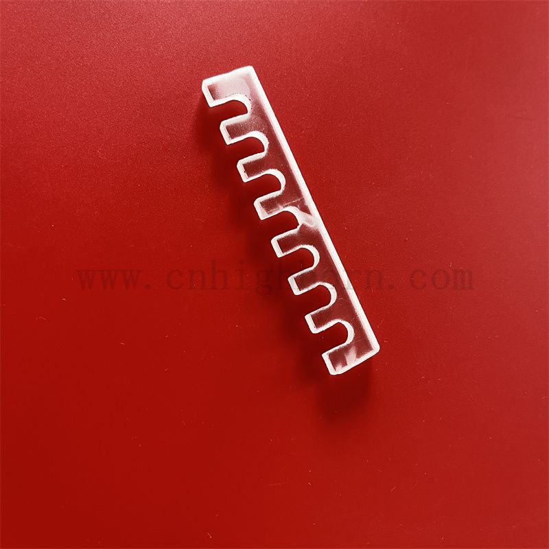 Feuille de verre de silice rectangulaire de traitement en profondeur avec trou coupé