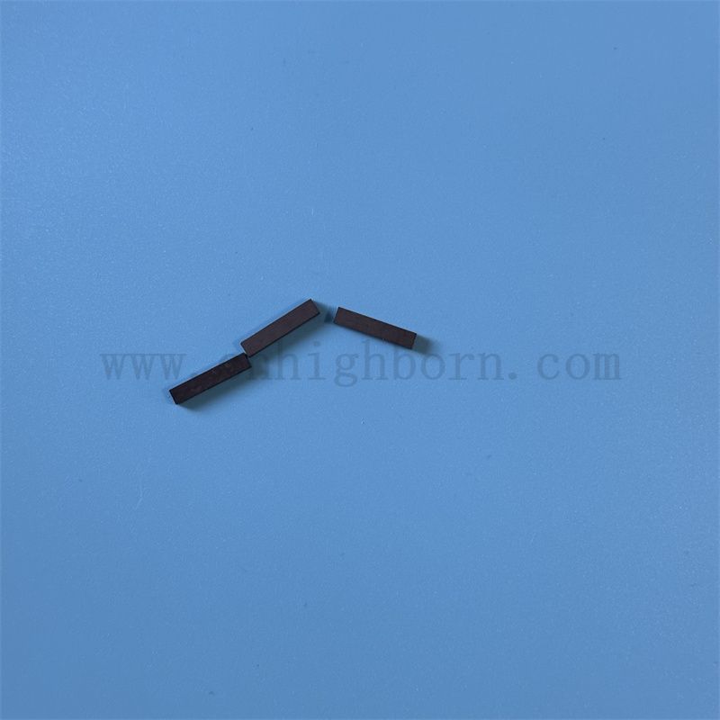  Plaque de carbure de bore personnalisée Haute dureté Isolateur B4C Boîte en céramique