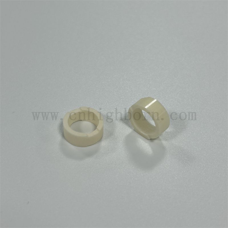 Customated 99% Alumina Al2O3 en céramique Bush Alumine Usinée Anneau