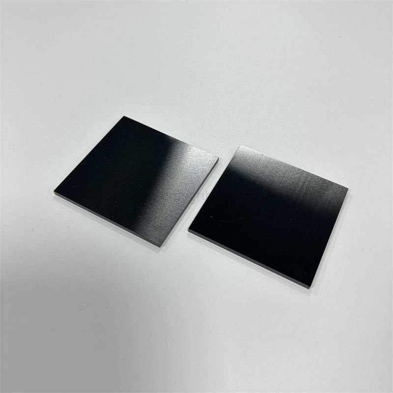 Substrat en céramique ZrO2 en zircone noire carrée de bonne qualité